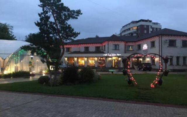 Гостиница Park Hotel Казахстан, Караганда - отзывы, цены и фото номеров - забронировать гостиницу Park Hotel онлайн вид на фасад