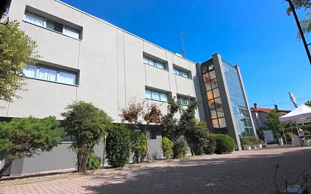 Green Hotel