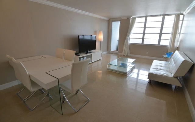 Riviera Luxury Living at the Decoplage