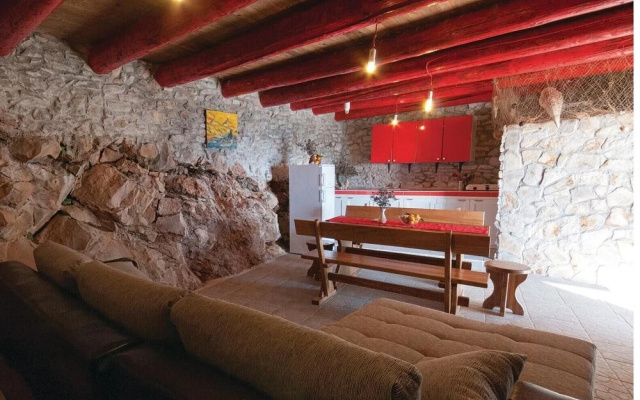 Stunning Home in Zastrazisce With 4 Bedrooms