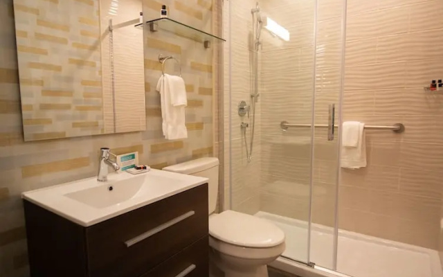 Oak Island Resort & Conference Centre