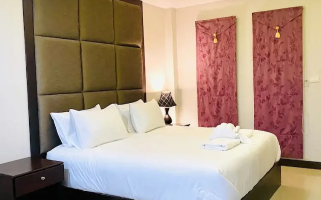 The leaf&pool hostel
