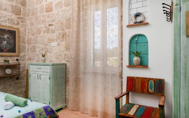 Nice Home in Vis with Hot Tub, WiFi & 2 Bedrooms