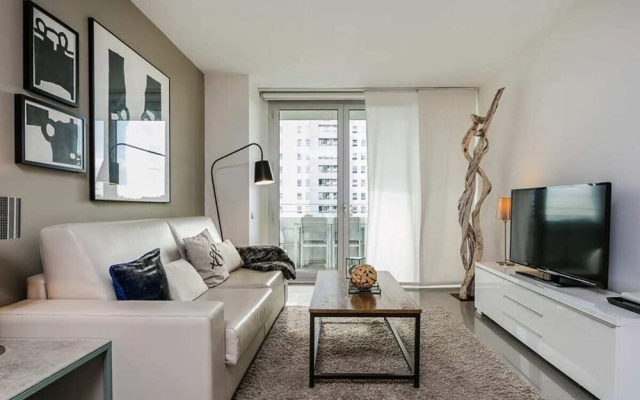Stylish 2bed/2bath With Swimming Pool