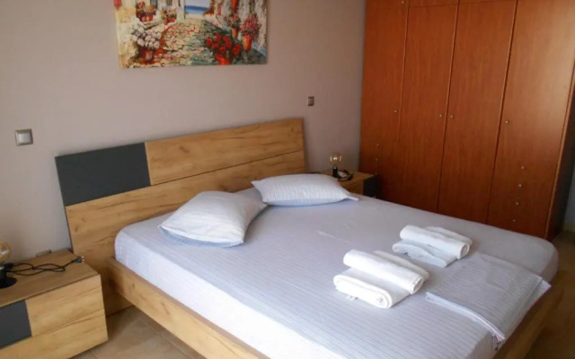 Haris Apartments