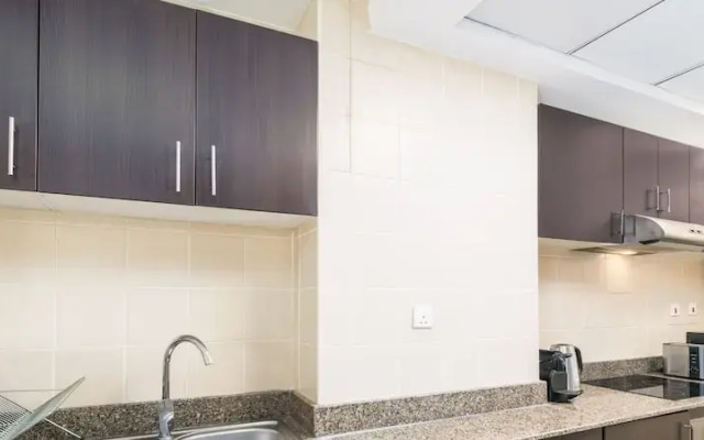 LUX The Dubai Marina View Suite 2