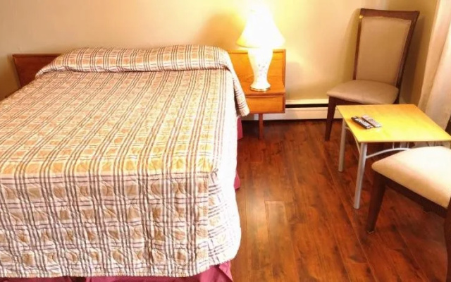 Maple Leaf Motel