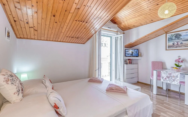 Brač Mladineo Studio A1 300mt From sea