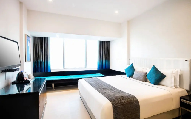 Clarion Hotel President