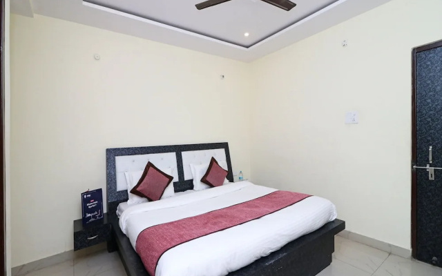 OYO 11572 Hotel Radha Regent