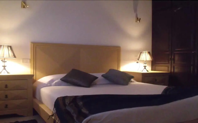Appart Hotel Castilia Suites