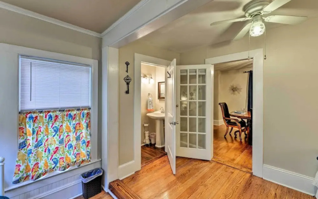 New Bern Home w/ Yard, Grill + Walkable Location