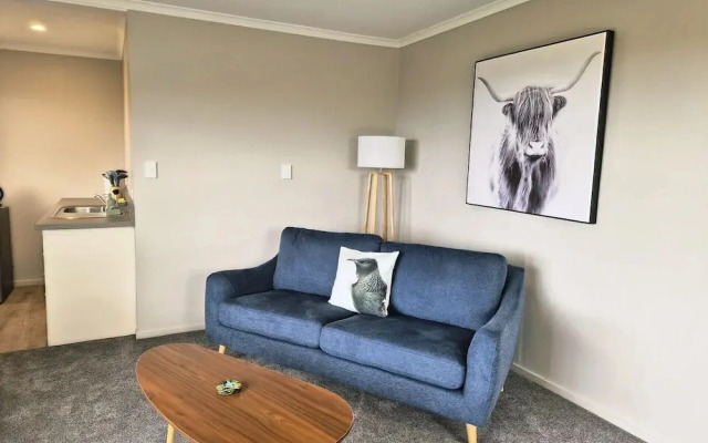 Centrally located Hilltop Apartment