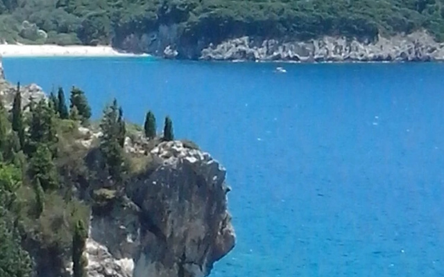 Tom's House/2 Between Paleokastritsa Dassia Ipsos!