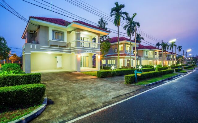Отель Pattana Golf Club & Resort Таиланд, Сирача - отзывы, цены и фото номеров - забронировать отель Pattana Golf Club & Resort онлайн вид на фасад