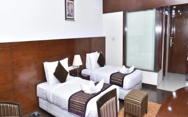 Hotel I Square