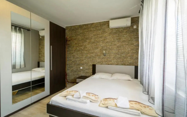 Apartment Yanevi
