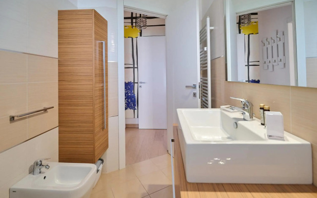 Skyline Apartment