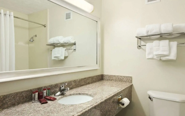 Courtyard by Marriott Tulsa Woodland Hills