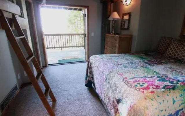 Tree House Lodge