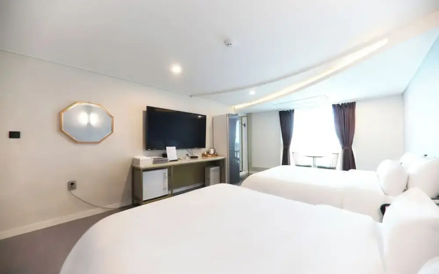 Brighten Hotel