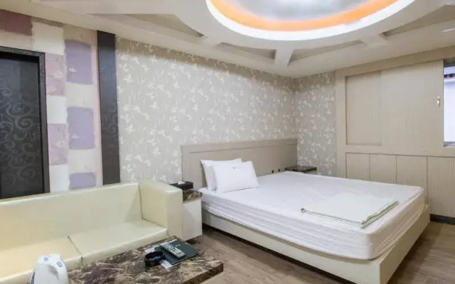 Jeongseong Hotel