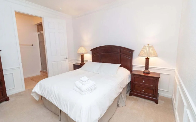 Condo 5min-universal Spacious Condo Vc101