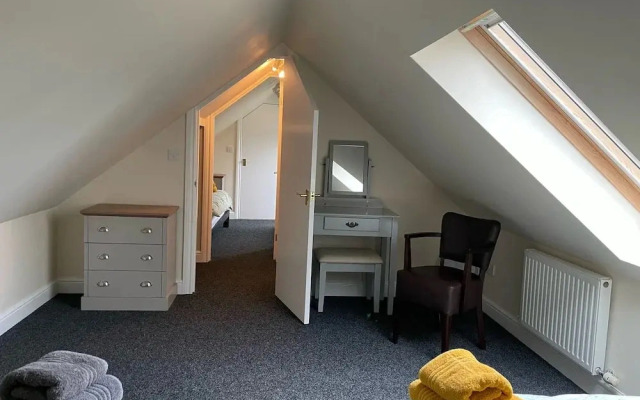 Byefield Lodge