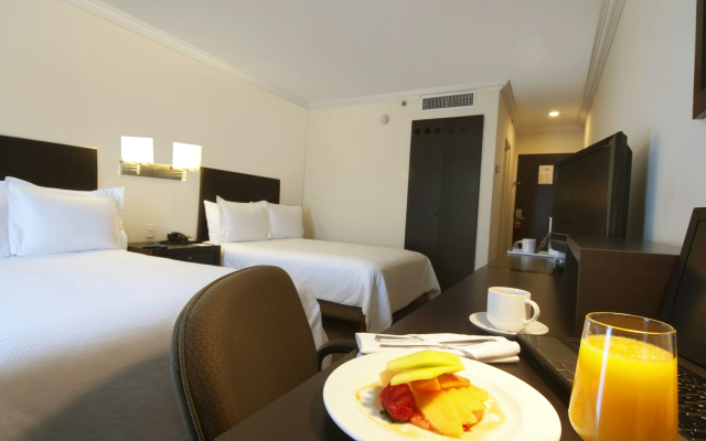 Fiesta Inn Toluca Centro