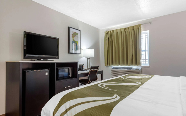 Quality Inn Coraopolis - Pittsburgh Airport