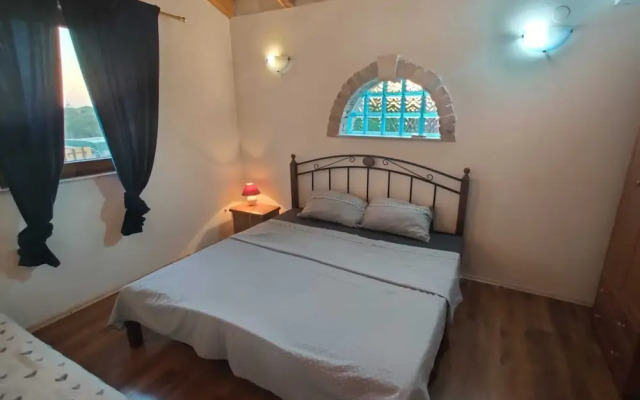 Family Rustic House With Private Pool