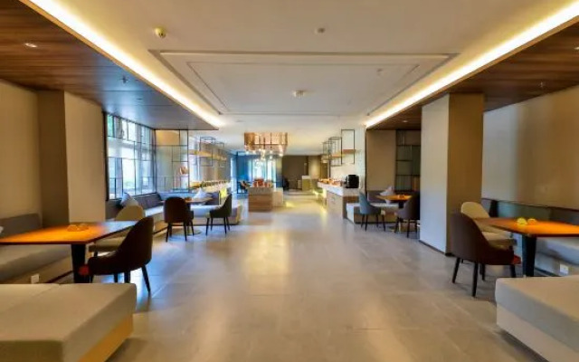 Orange Hotel (Shenyang Brilliance Ceramic City)