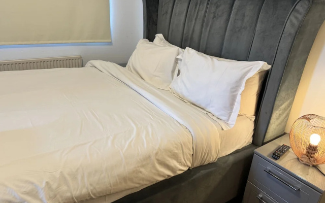 Havana 2 bed Apartment in london