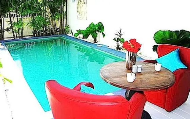 Cozy Pool Holiday home
