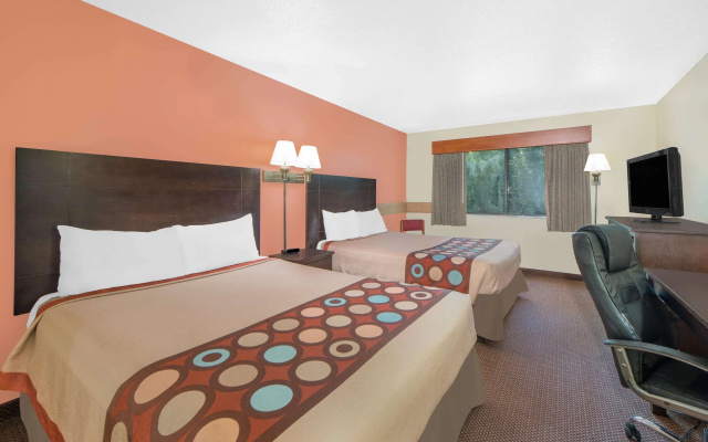 Super 8 by Wyndham Ottumwa