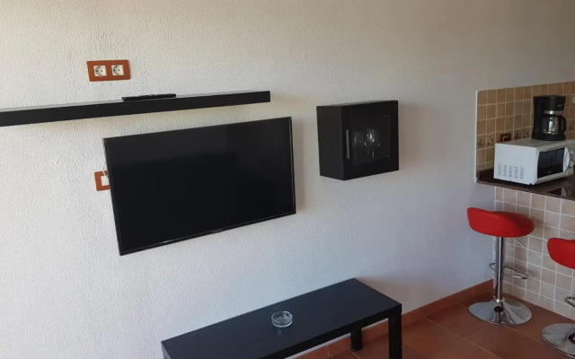 5 min walk from Yumbo 309