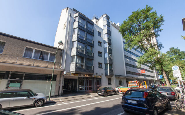 Novum Hotel Koe Dusseldorf вид на фасад