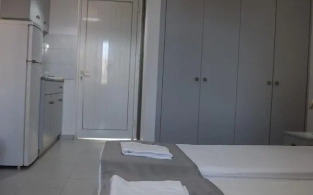 Lefteris Insta-worthy Studio With Garden View