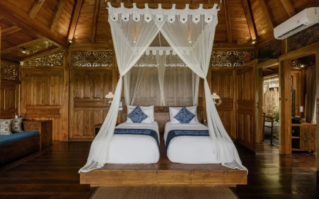 Airsania Ubud Antique Villas