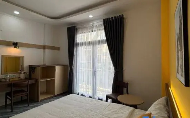 Spring II Hotel