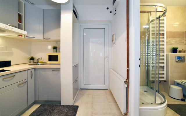 Block Apartment Upper Town