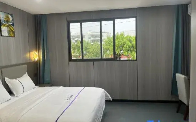 Yishang Jingpin Boutique Stay (Huizhou Railway Station)