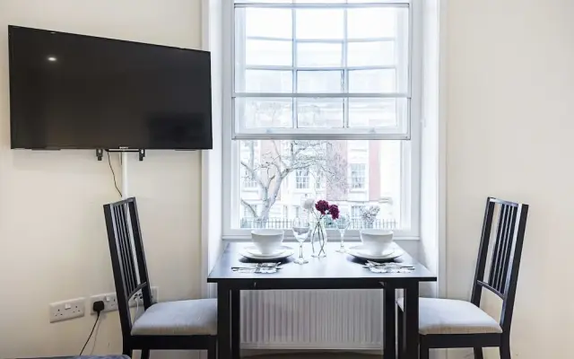 2 bed Fulham broadway apartment