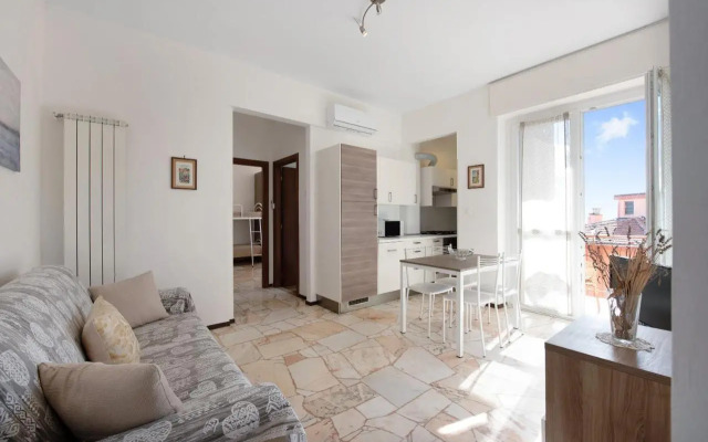 Bilocale Corosu Con 2 Balconi