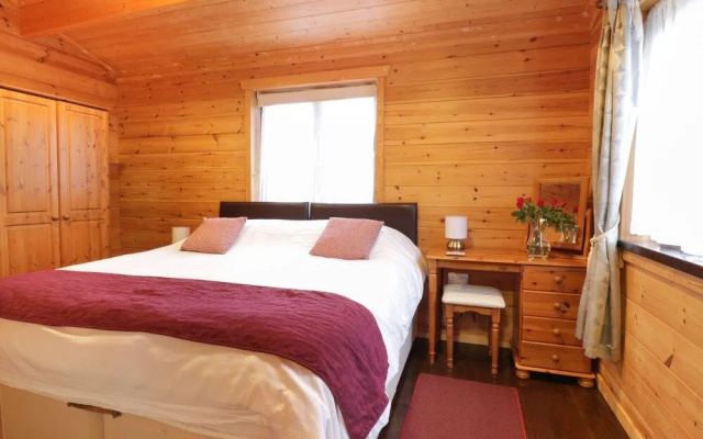 Holly Lodge
