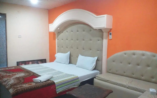 Hotel Saniya Palace