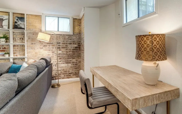 Walkable Apt w/ Off-street Parking in Cheesman!