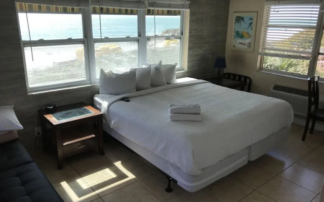 Schooner Hotel