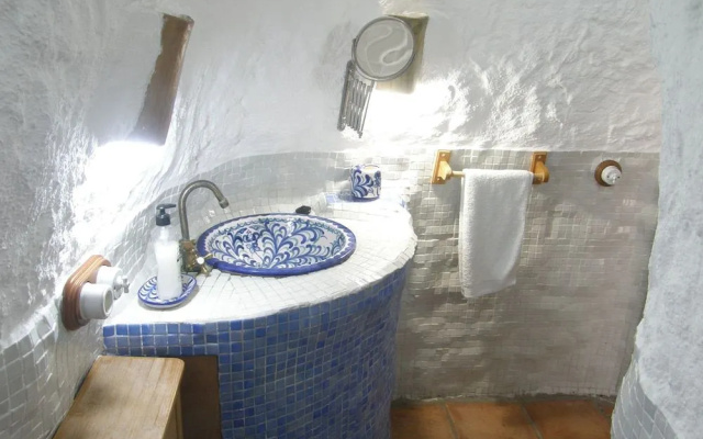 Cueva El Guindas