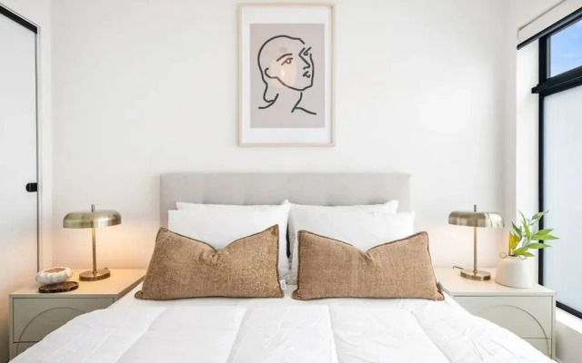 Stylish 3-bed Home Near South Melbourne Market